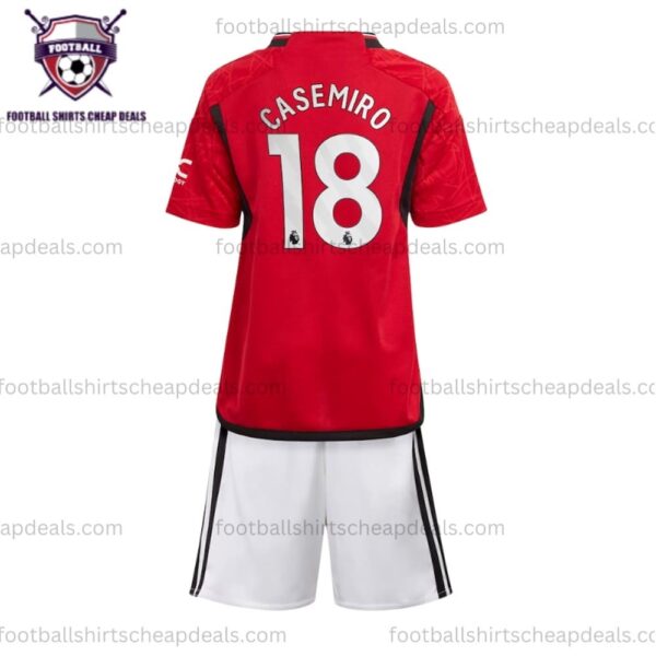 the back of Manchester United Home Casemiro 18 Kids Football Kit 2023/24